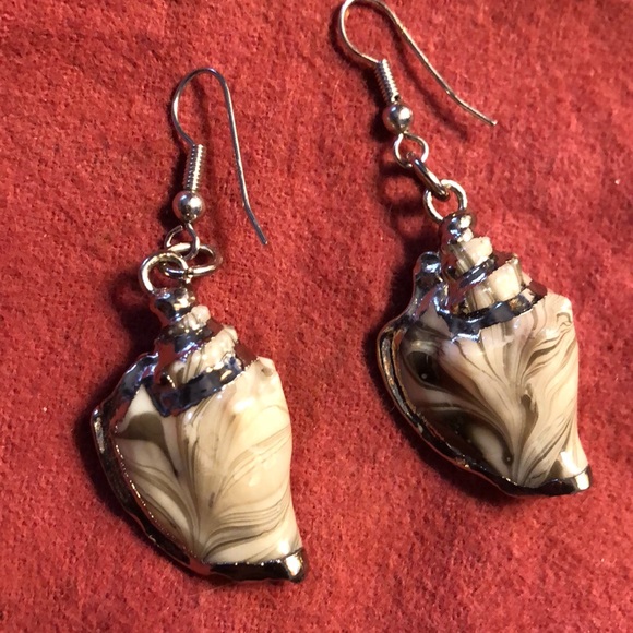 Genuine sea shells decorated with silver earrings! - Picture 2 of 3